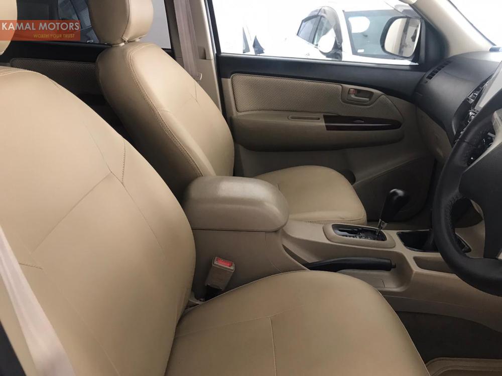 Toyota Hilux 2015 for Sale in Karachi Toyota Hilux 2015 for Sale in Karachi Image-8