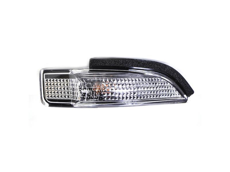 Toyota Vitz 2014-2020 Side Mirror Light RH Image-1