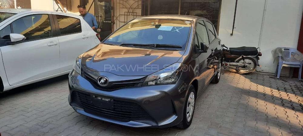 Toyota Vitz 2016 for Sale in Sialkot Image-1