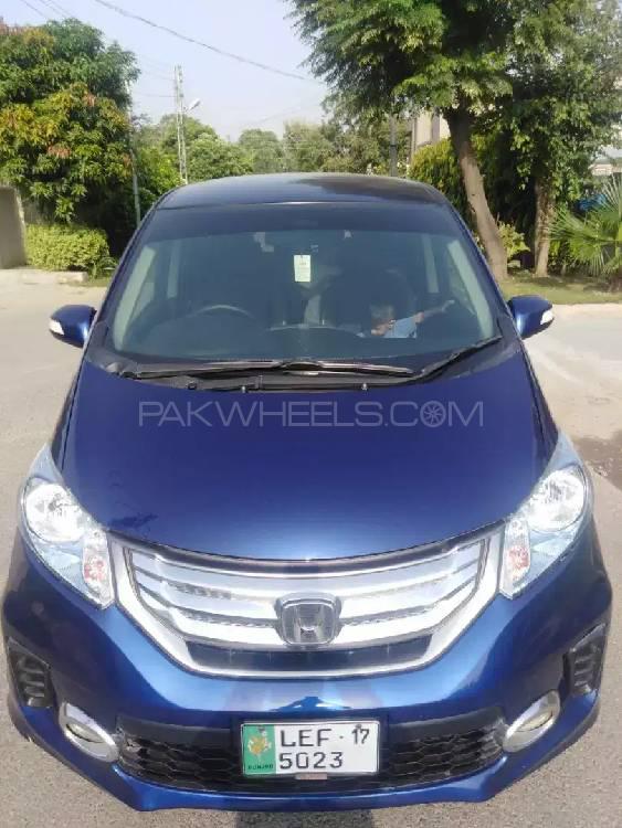 Honda Freed 2011 for Sale in Lahore Image-1