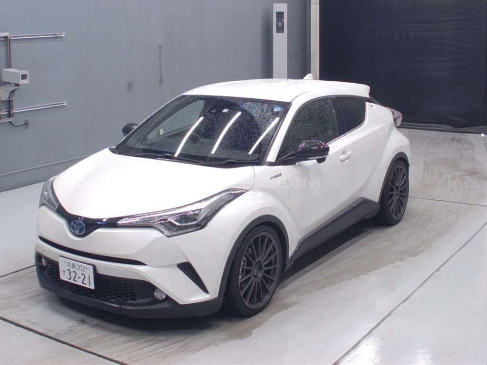 Toyota C-HR 2017 for Sale in Lahore Toyota C-HR 2017 for Sale in Lahore Image-5