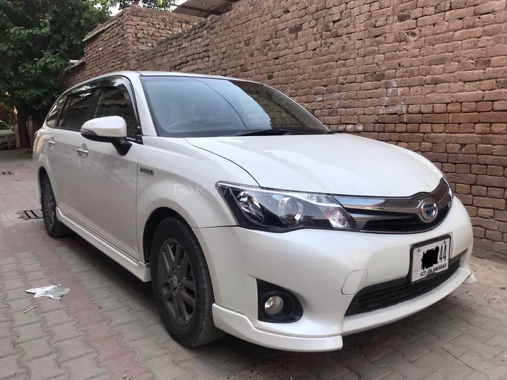 Toyota Corolla Axio 2014 for Sale in Peshawar Image-1