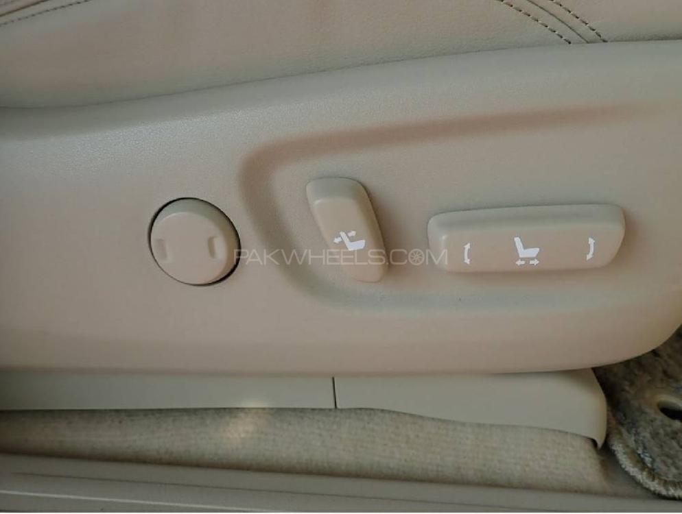 Toyota Prado 2017 for Sale in Karachi Toyota Prado 2017 for Sale in Karachi Image-7