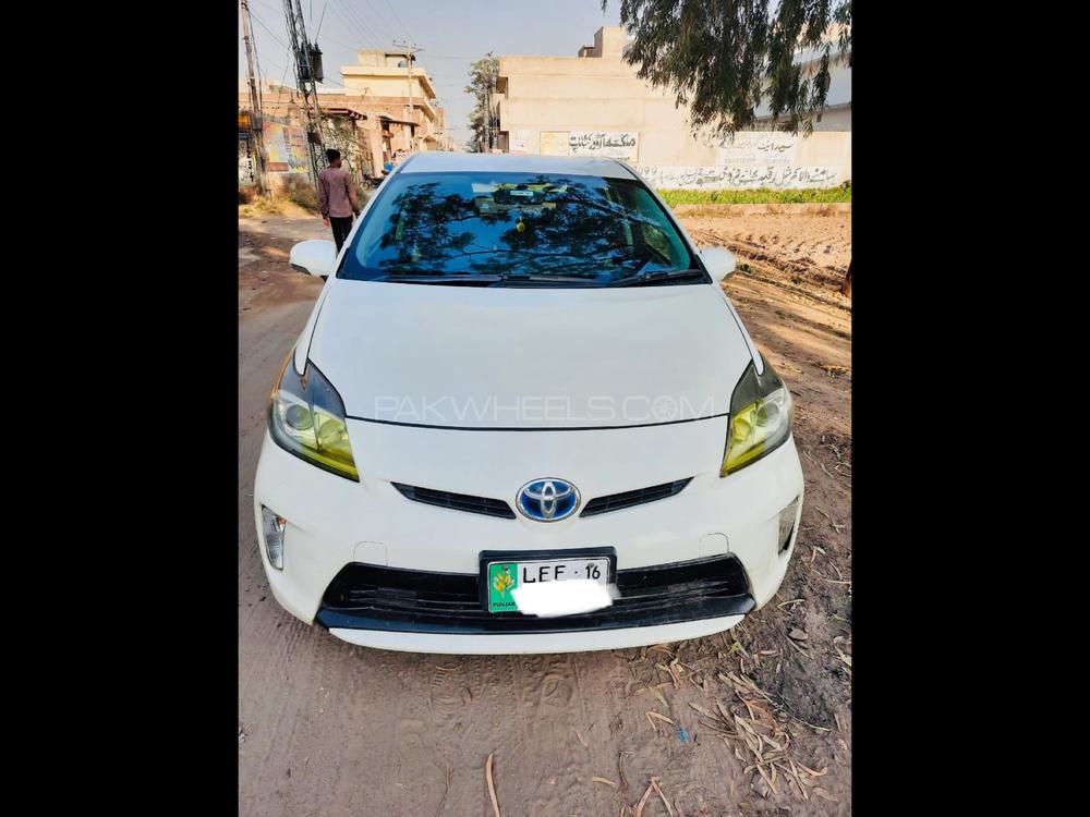 Toyota Prius 2012 for Sale in Lahore Image-1