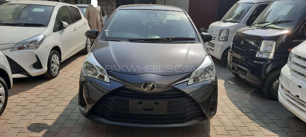 Toyota Vitz 2017 for Sale in Sialkot Image-1
