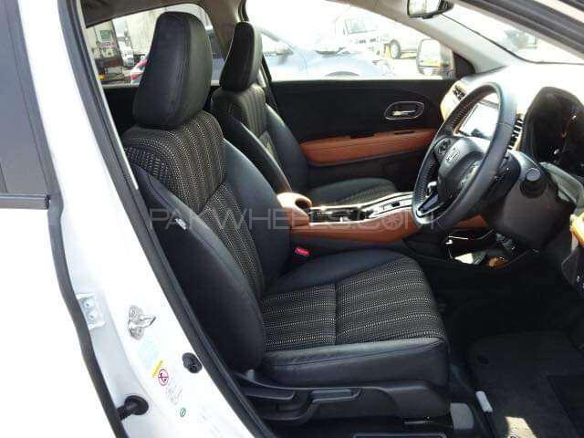 Honda Vezel 2014 for Sale in Karachi Honda Vezel 2014 for Sale in Karachi Image-3