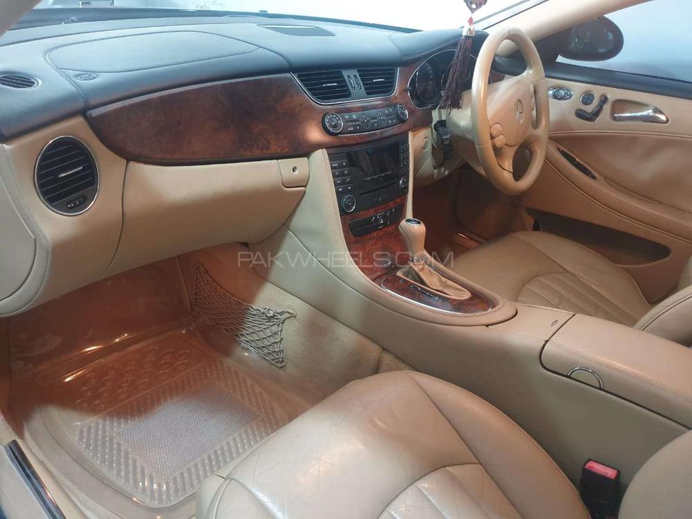 Mercedes Benz CLS Class 2005 for Sale in Lahore Mercedes Benz CLS Class 2005 for Sale in Lahore Image-7