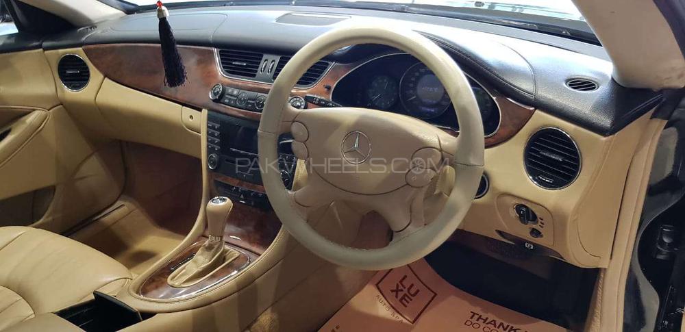 Mercedes Benz CLS Class 2005 for Sale in Lahore Mercedes Benz CLS Class 2005 for Sale in Lahore Image-10