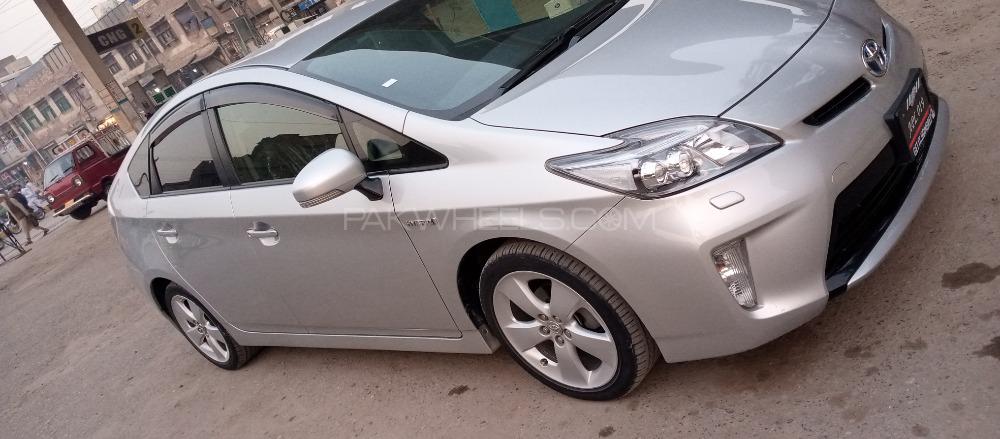 Toyota Prius 2015 for Sale in Peshawar Toyota Prius 2015 for Sale in Peshawar Image-10