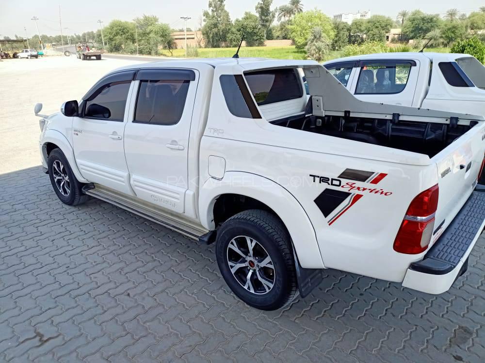 Toyota Hilux 2016 for Sale in Peshawar Image-1