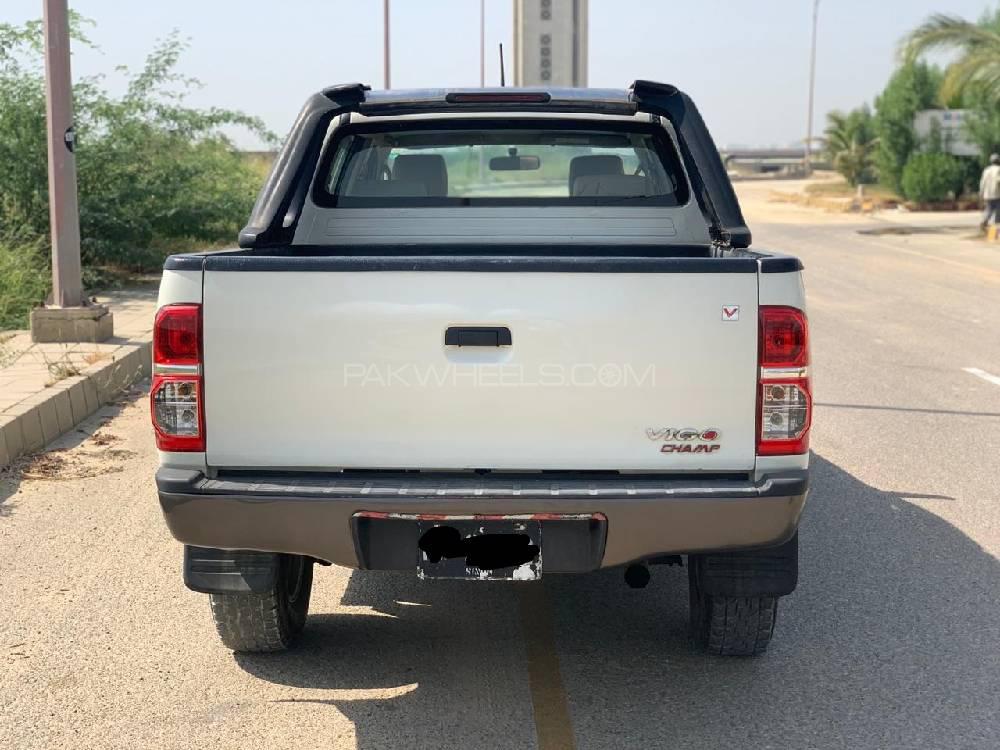 Toyota Hilux 2015 for Sale in Karachi Toyota Hilux 2015 for Sale in Karachi Image-2