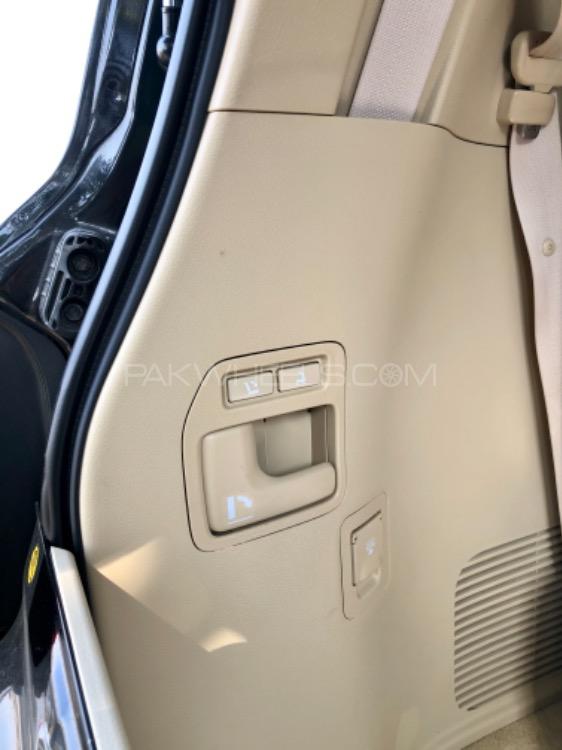 Toyota Land Cruiser 2015 for Sale in Lahore Toyota Land Cruiser 2015 for Sale in Lahore Image-7