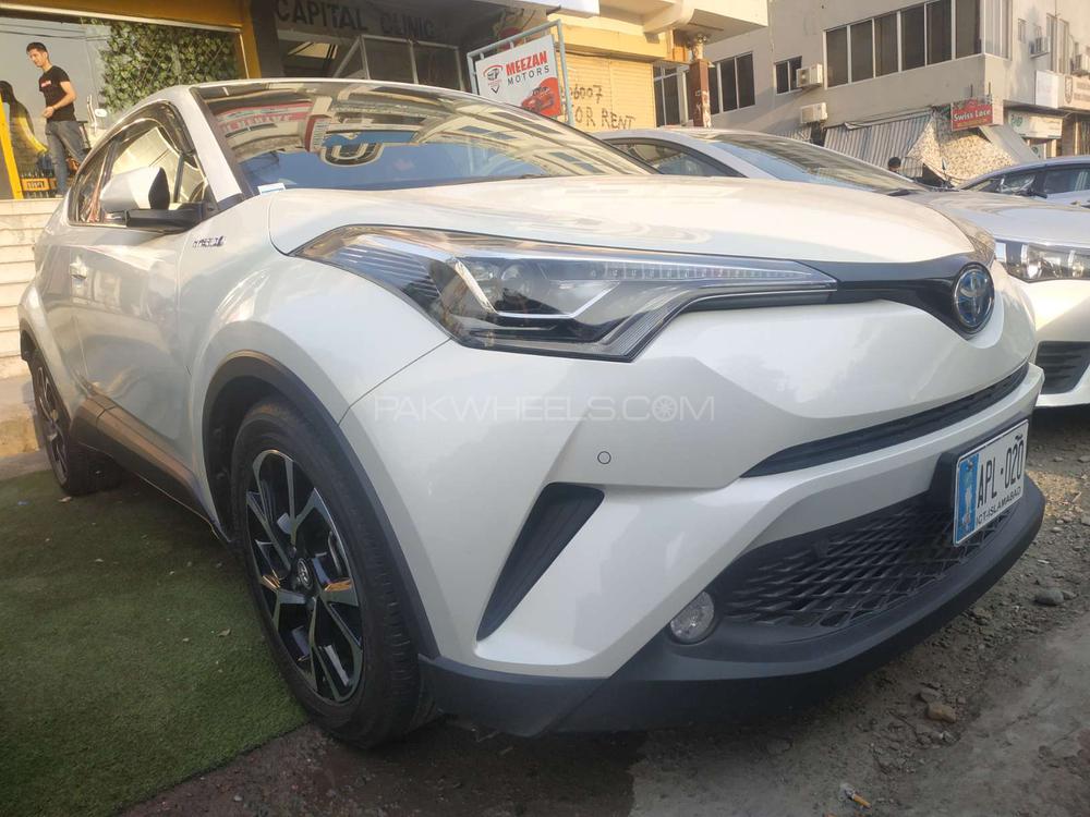 Toyota C-HR 2017 for Sale in Islamabad Image-1