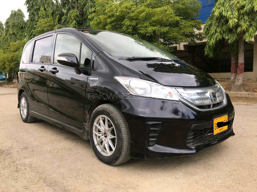 Honda Freed 2013 for Sale in Karachi Image-1