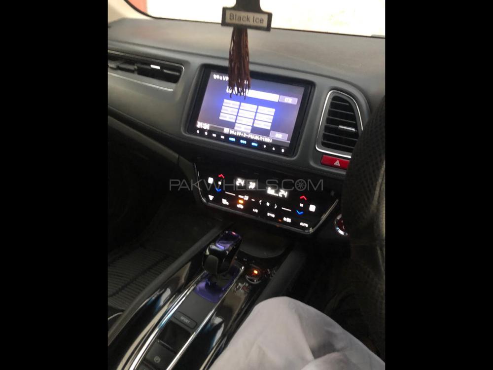 Honda Vezel 2014 for Sale in Lahore Honda Vezel 2014 for Sale in Lahore Image-6