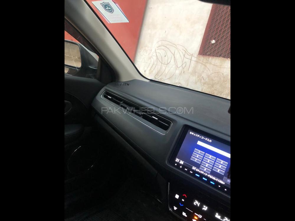 Honda Vezel 2014 for Sale in Lahore Honda Vezel 2014 for Sale in Lahore Image-7