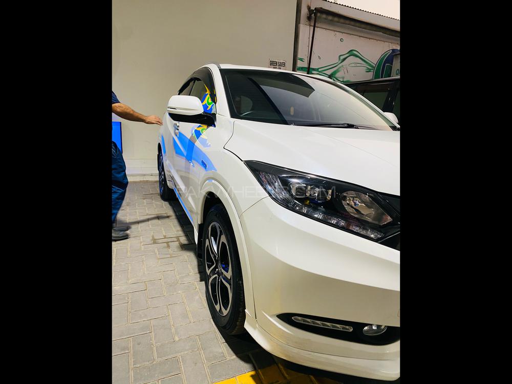 Honda Vezel 2015 for Sale in Multan Honda Vezel 2015 for Sale in Multan Image-2