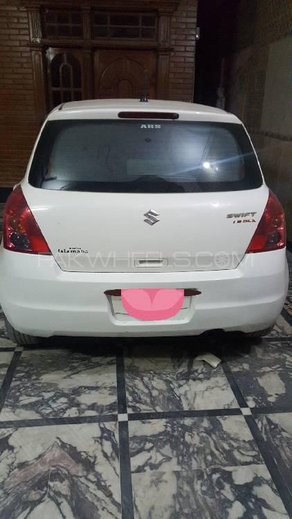 Suzuki Swift 2011 for Sale in Peshawar Image-1