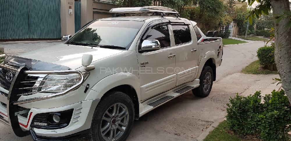 Toyota Hilux 2013 for Sale in Peshawar Toyota Hilux 2013 for Sale in Peshawar Image-10
