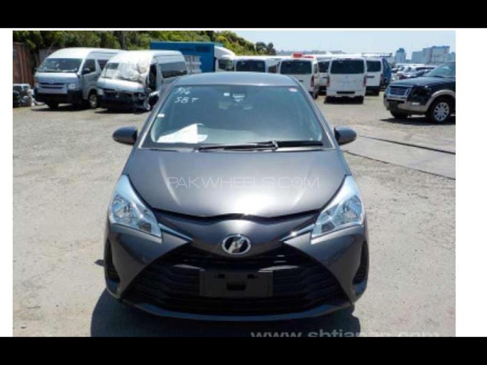 Toyota Vitz 2017 for Sale in Peshawar Image-1