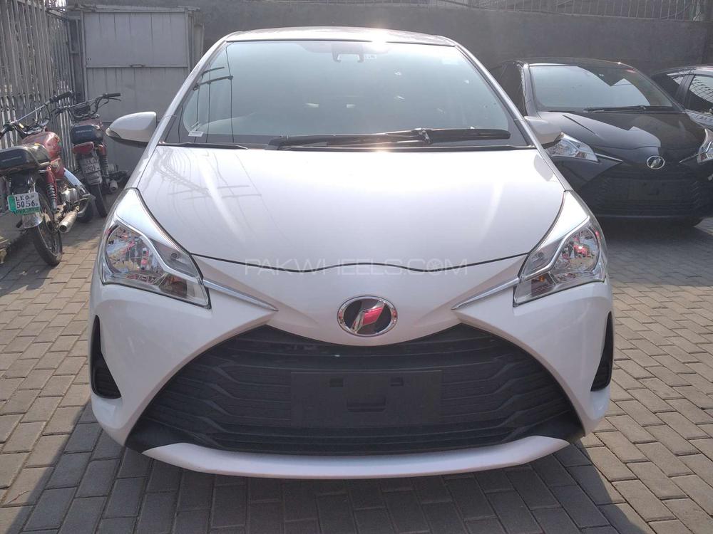 Toyota Vitz 2017 for Sale in Lahore Image-1