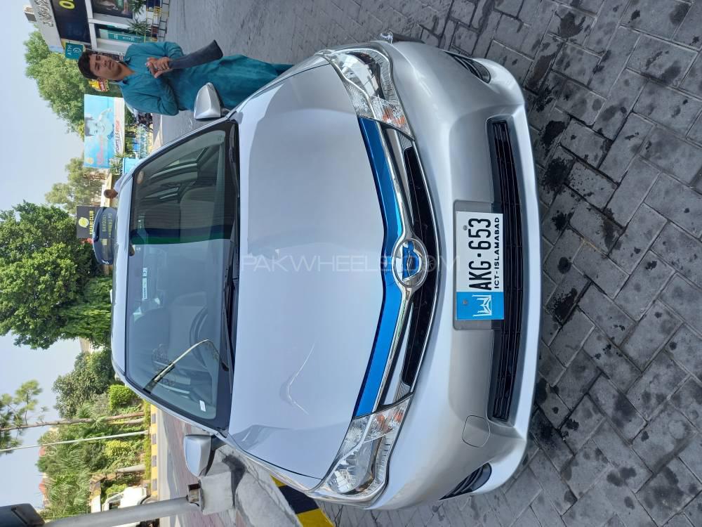 Toyota Corolla Axio 2014 for Sale in Islamabad Image-1