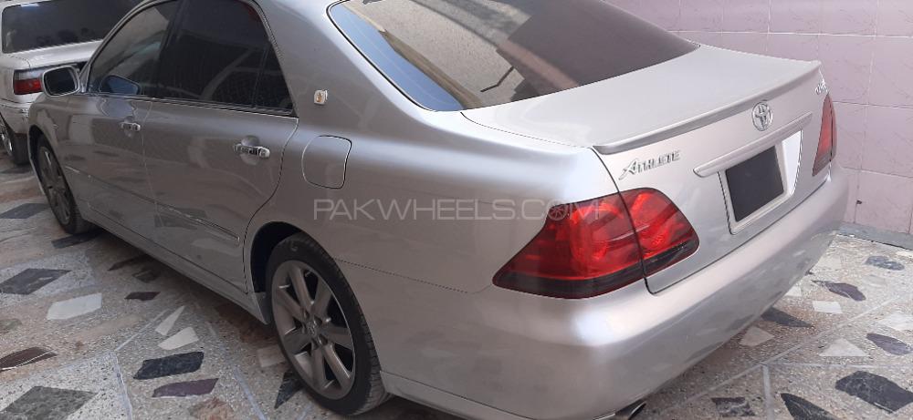 Toyota Crown 2004 for Sale in Rawalpindi Toyota Crown 2004 for Sale in Rawalpindi Image-7
