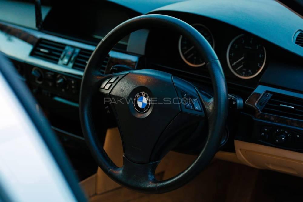 بی ایم ڈبلیو 5 سیریز 2005 for Sale in لاہور بی ایم ڈبلیو 5 سیریز 2005 for Sale in لاہور Image-11