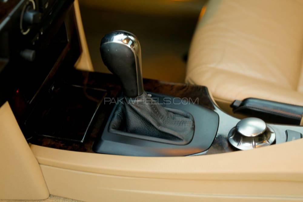 بی ایم ڈبلیو 5 سیریز 2005 for Sale in لاہور بی ایم ڈبلیو 5 سیریز 2005 for Sale in لاہور Image-13