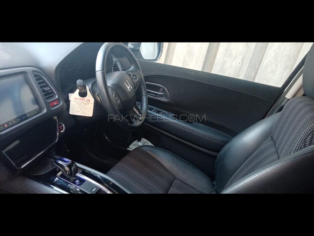 Honda Vezel 2016 for Sale in Chakwal Honda Vezel 2016 for Sale in Chakwal Image-12