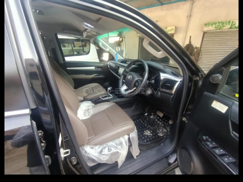 Toyota Hilux 2017 for Sale in Gujrat Toyota Hilux 2017 for Sale in Gujrat Image-2