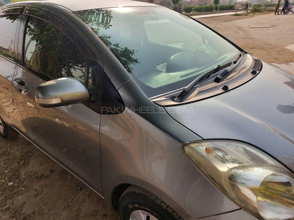 Toyota Vitz 2010 for Sale in Peshawar Image-1