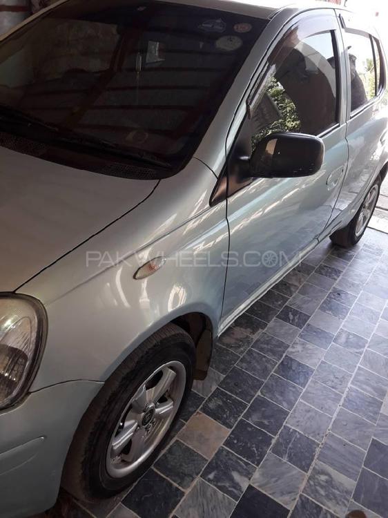 Toyota Vitz 2004 for Sale in Peshawar Image-1