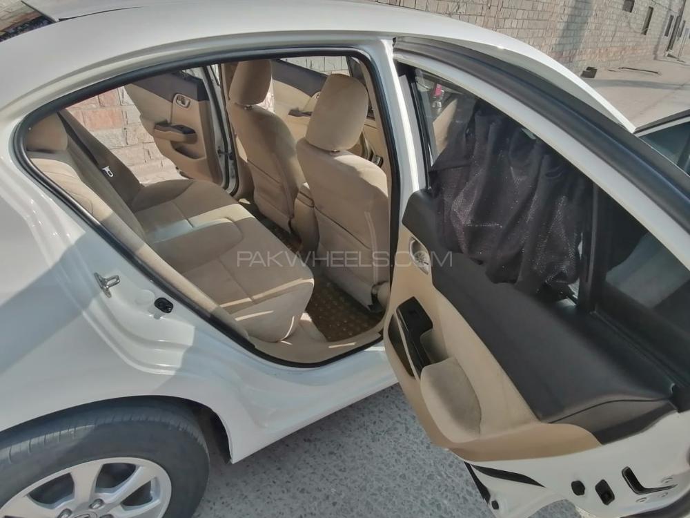 Honda Civic 2014 for Sale in Rawalpindi Honda Civic 2014 for Sale in Rawalpindi Image-11