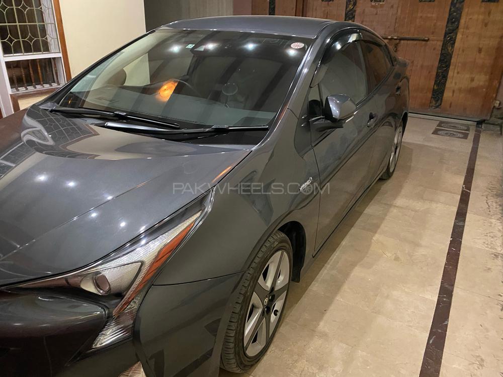 Toyota Prius 2017 for Sale in Peshawar Image-1