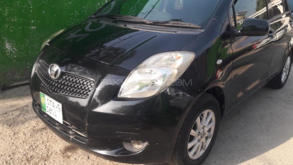 Toyota Vitz 2005 for Sale in Nowshera Image-1