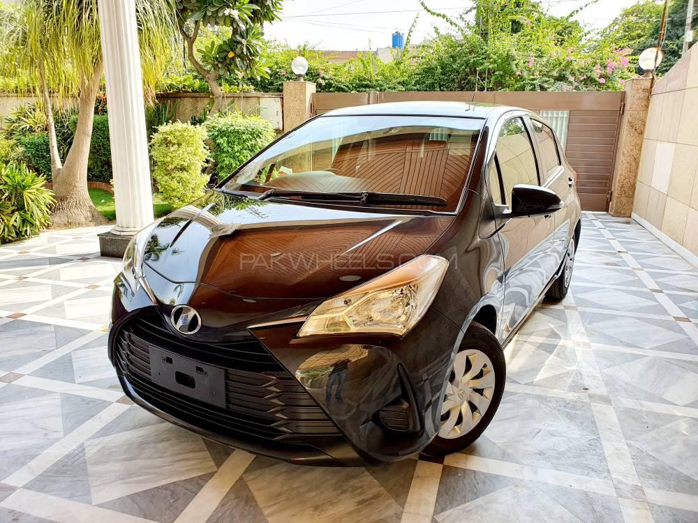 Toyota Vitz 2017 for Sale in Lahore Image-1