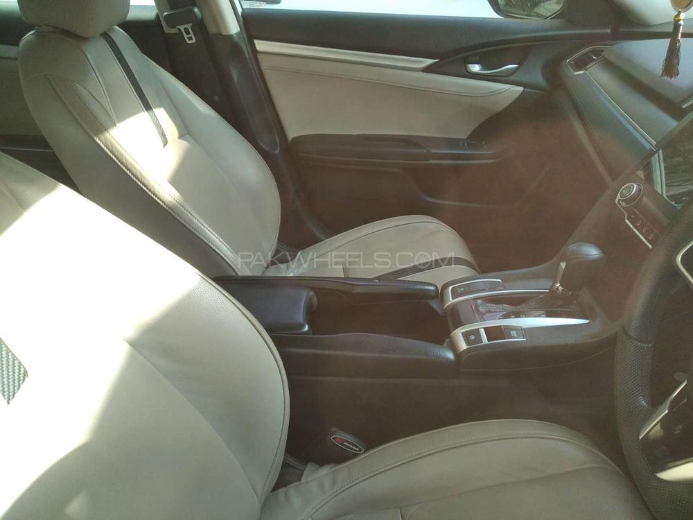 Honda Civic 2017 for Sale in Hyderabad Honda Civic 2017 for Sale in Hyderabad Image-4