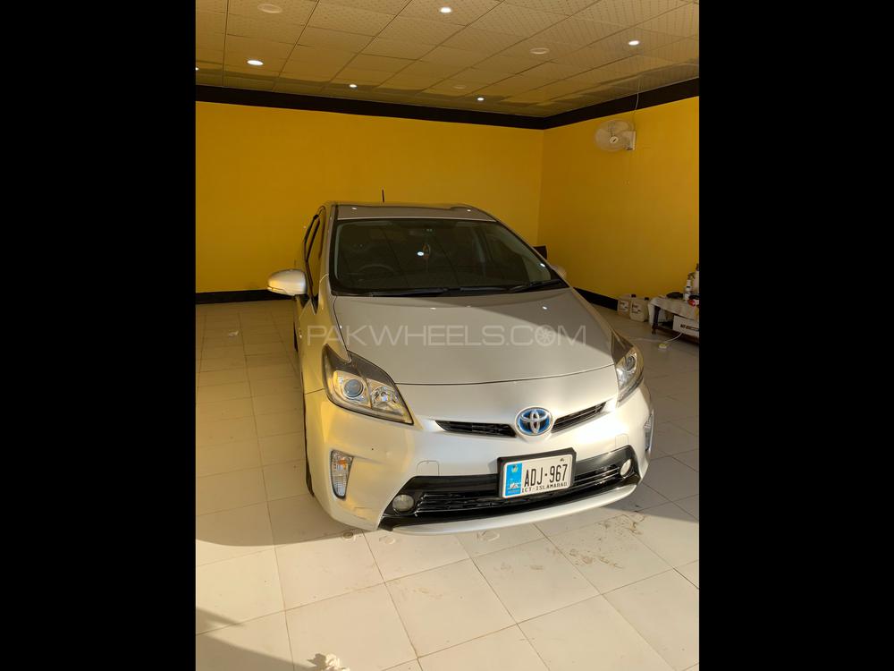 Toyota Prius 2013 for Sale in Peshawar Toyota Prius 2013 for Sale in Peshawar Image-5