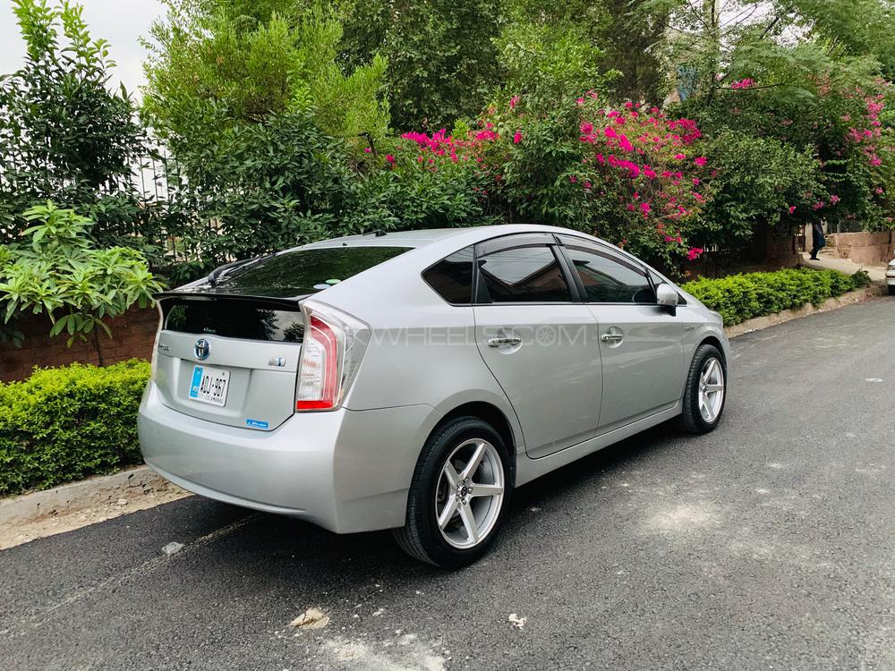 Toyota Prius 2013 for Sale in Peshawar Toyota Prius 2013 for Sale in Peshawar Image-3