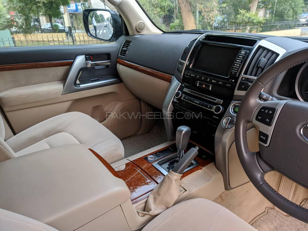 Toyota Land Cruiser 2013 for Sale in Lahore Toyota Land Cruiser 2013 for Sale in Lahore Image-5