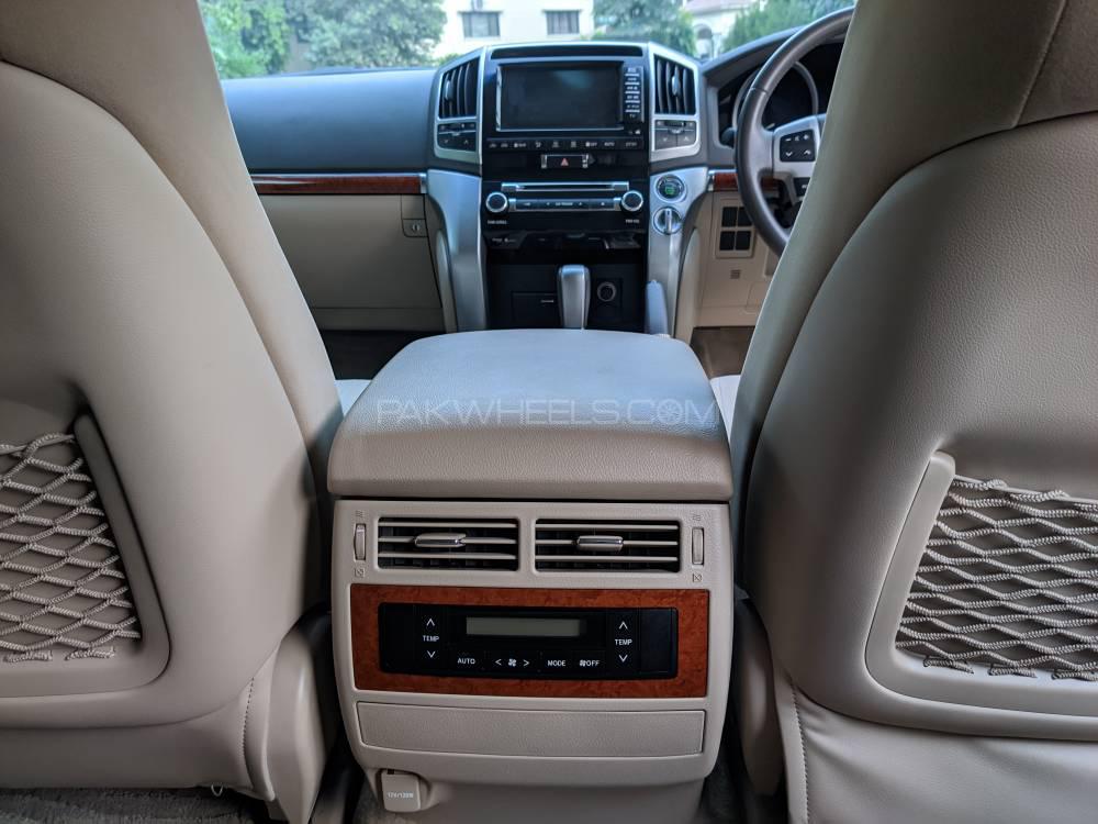 Toyota Land Cruiser 2013 for Sale in Lahore Toyota Land Cruiser 2013 for Sale in Lahore Image-7