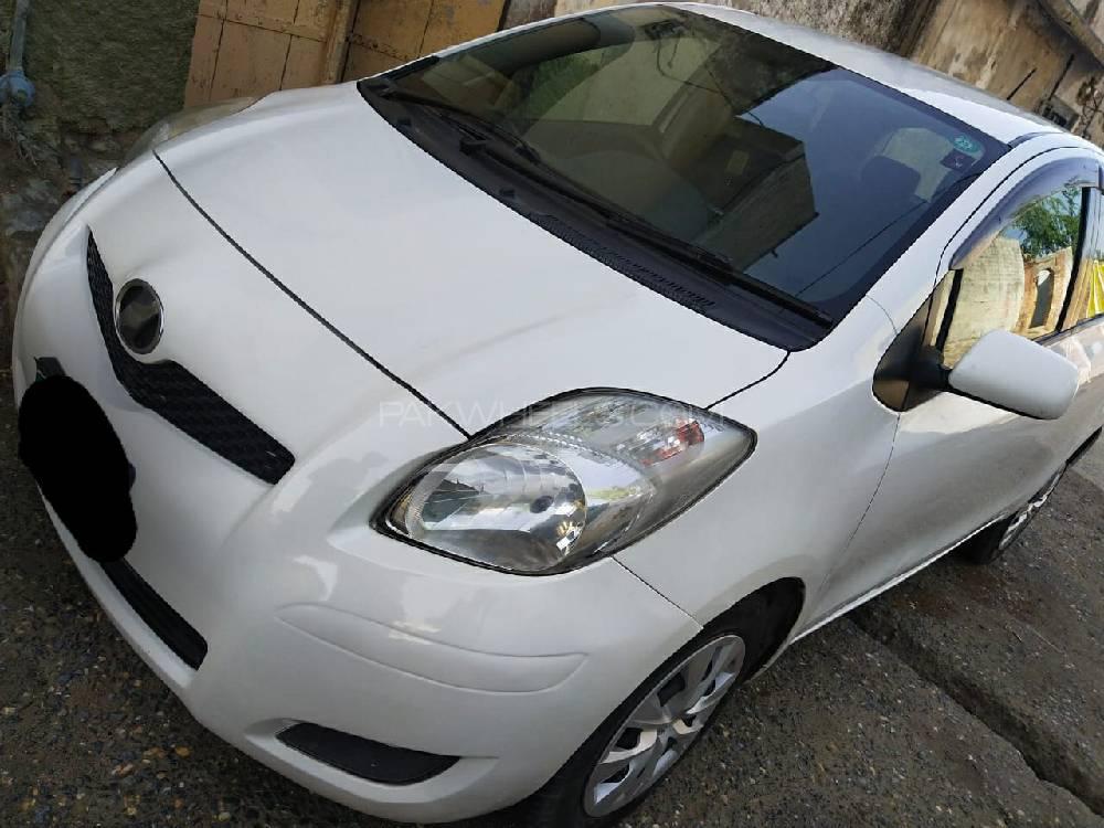 Toyota Vitz 2010 for Sale in Peshawar Image-1