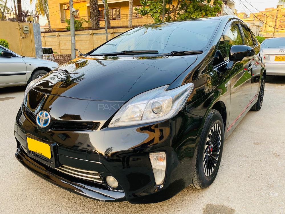 Toyota Prius 2013 for Sale in Karachi Toyota Prius 2013 for Sale in Karachi Image-2