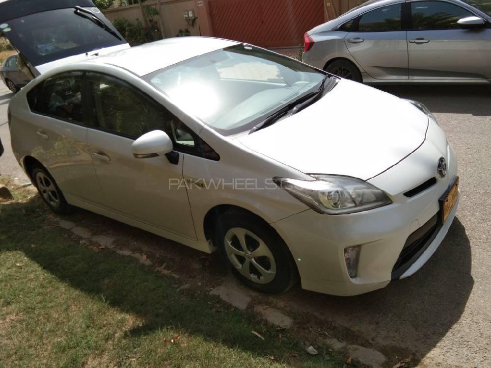 Toyota Prius 2013 for Sale in Karachi Toyota Prius 2013 for Sale in Karachi Image-8