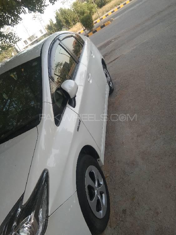 Toyota Prius 2013 for Sale in Karachi Toyota Prius 2013 for Sale in Karachi Image-16