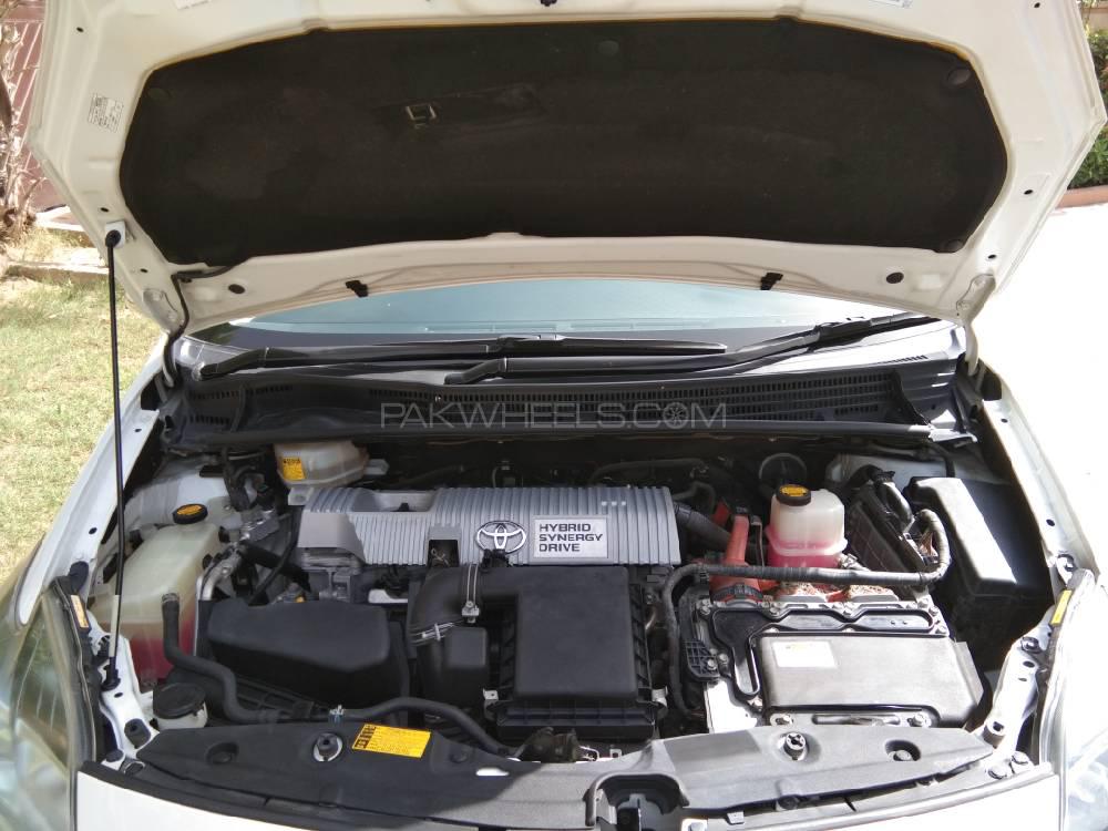 Toyota Prius 2013 for Sale in Karachi Toyota Prius 2013 for Sale in Karachi Image-5