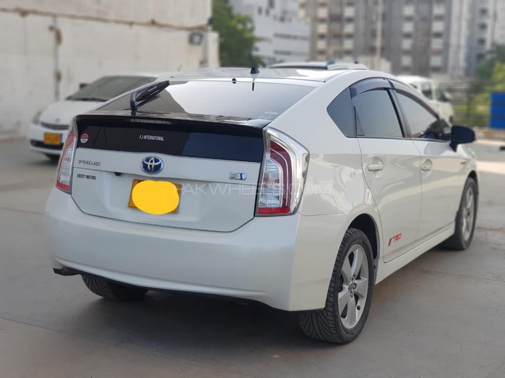 Toyota Prius 2014 for Sale in Karachi Toyota Prius 2014 for Sale in Karachi Image-5