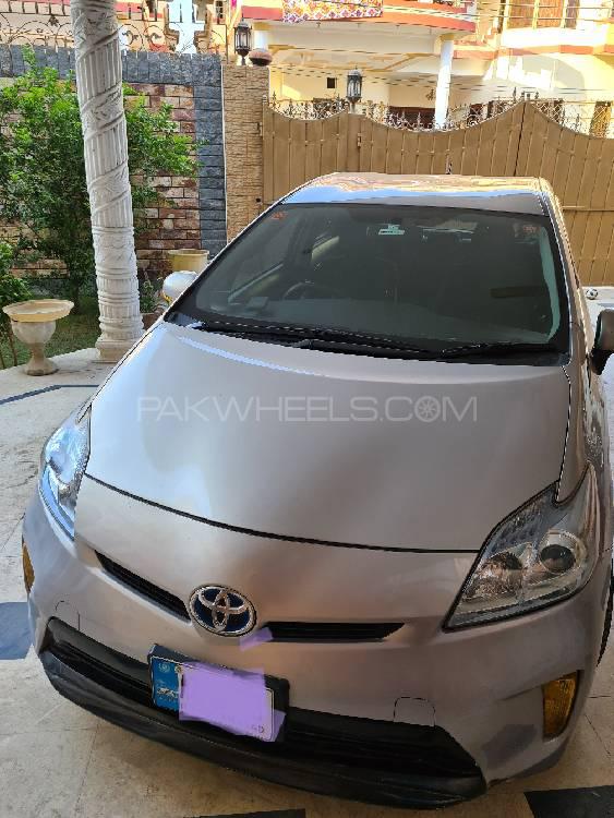 Toyota Prius 2014 for Sale in Gujrat Toyota Prius 2014 for Sale in Gujrat Image-2