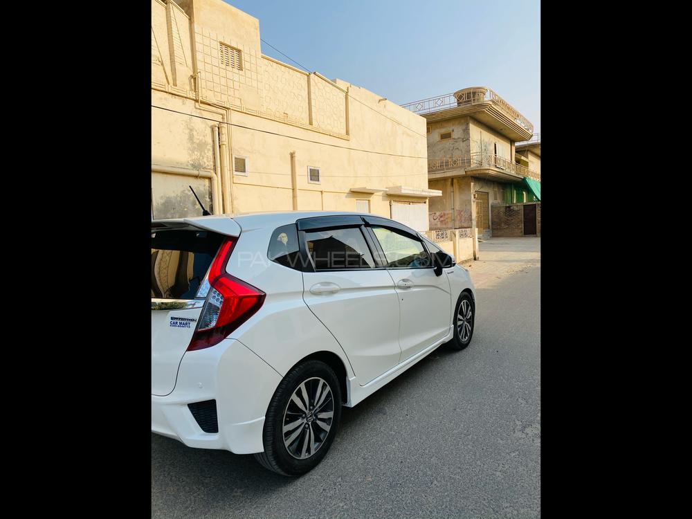 Honda Fit 2015 for Sale in Multan Honda Fit 2015 for Sale in Multan Image-3